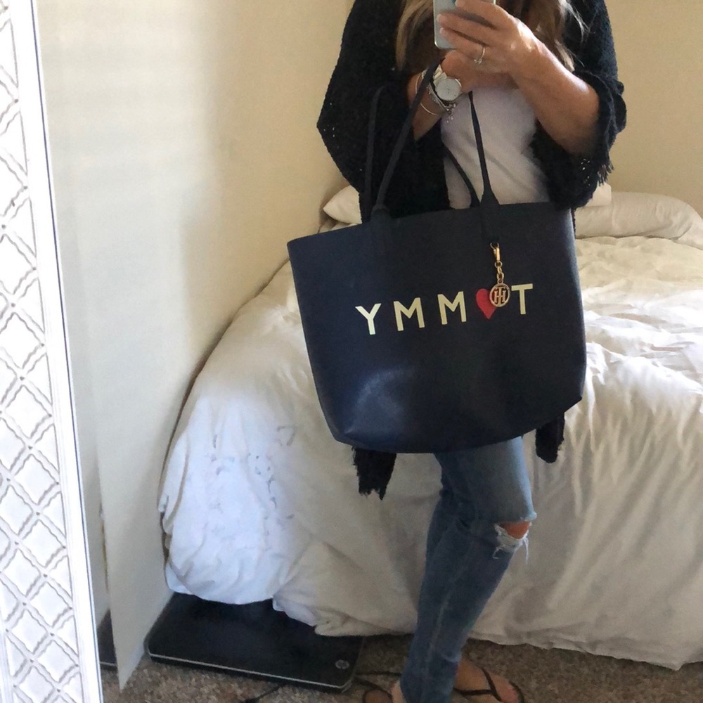 TommyHilfger tote blue n red inside❤️